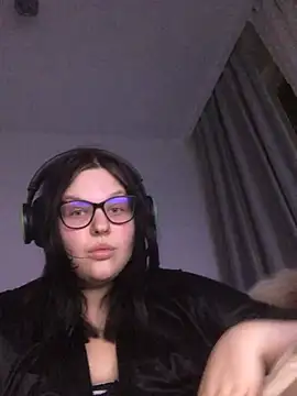 Snapshot of Charlotte_Ros chatting on December 23, 2024, 6:05 pm Charlotte Ros online show from December 23, 2024, 6:05 pm