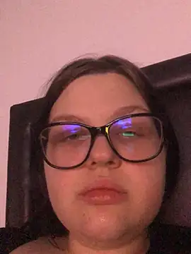 Snapshot of Charlotte_Ros chatting on January 27, 2025, 12:33 am Charlotte Ros online show from January 27, 2025, 12:33 am