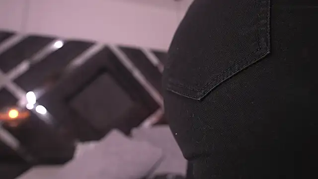 Snapshot of sam_lewins chatting on November 1, 2025, 7:16 pm sam lewins online show from November 1, 2025, 7:16 pm