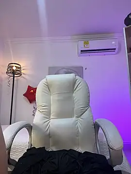 Snapshot of samy_xoxox chatting on February 22, 2025, 7:14 pm samy xoxox online show from February 22, 2025, 7:14 pm