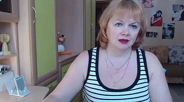 Snapshot of vixey_fox chatting on January 13, 2025, 9:52 am vixey fox online show from January 13, 2025, 9:52 am