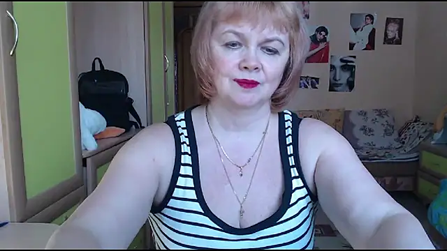 Snapshot of vixey_fox chatting on February 17, 2025, 9:46 am vixey fox online show from February 17, 2025, 9:46 am