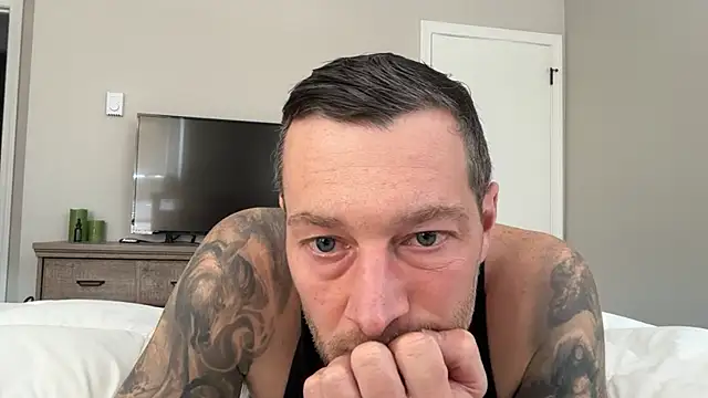 Snapshot of moon-boy chatting on December 24, 2024, 6:17 pm moon-boy online show from December 24, 2024, 6:17 pm