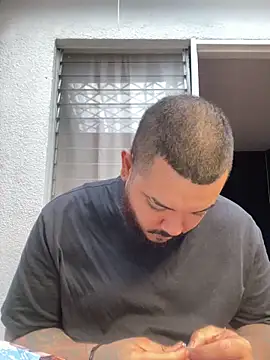 El Titan1998 online show from February 21, 2026, 12:17 pm