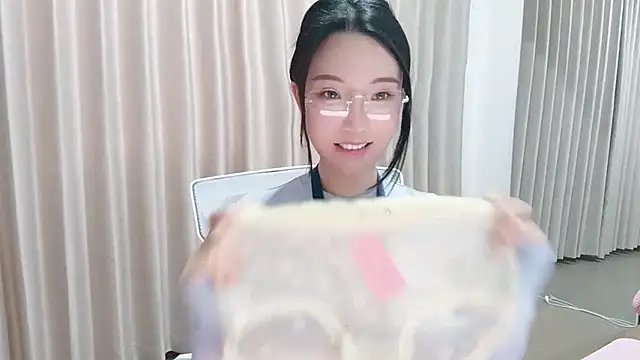 Snapshot of Lucky-kaka999 chatting on March 11, 2026, 7:25 am Lucky-kaka999 online show from March 11, 2026, 7:25 am