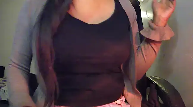 Snapshot of J_kaur chatting on January 25, 2025, 5:29 am J kaur online show from January 25, 2025, 5:29 am