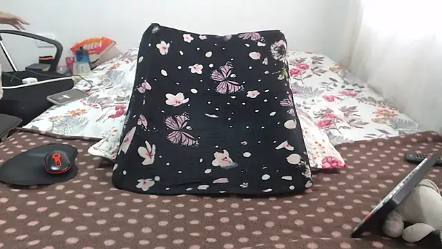 Snapshot of Girlhornyx chatting on December 15, 2025, 7:29 pm Girlhornyx online show from December 15, 2025, 7:29 pm