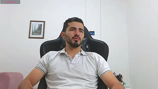 Massimoo 07 online show from October 31, 2025, 7:48 pm