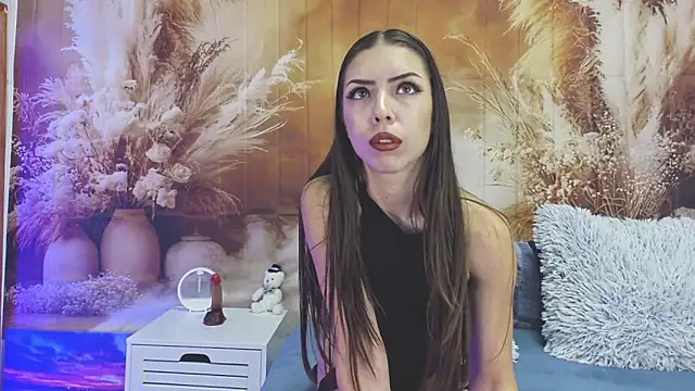 EmaLowe online show from October 31, 2025, 8:48 am