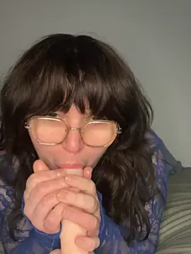  dwhorekin  online show from February 5, 2025, 8:57 pm