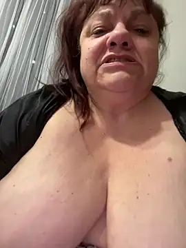 Luciouslouise72xh online show from September 20, 2025, 6:42 pm