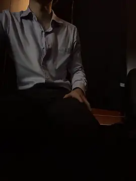 miichannnnn online show from October 6, 2025, 10:02 am