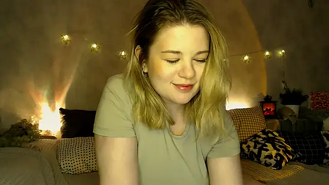 TessPleasure online show from March 10, 2025, 1:54 pm