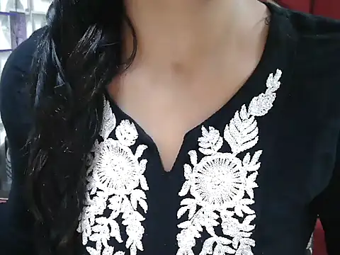 Snapshot of Somiya87 chatting on December 15, 2025, 8:13 pm Somiya87 online show from December 15, 2025, 8:13 pm