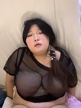 Snapshot of Happyou2 chatting on January 24, 2025, 4:17 pm Happyou2 online show from January 24, 2025, 4:17 pm