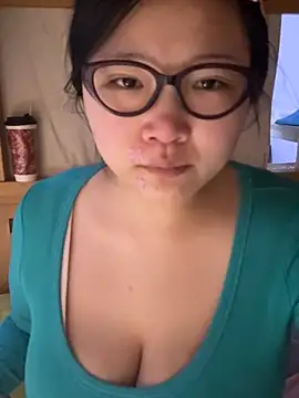 Snapshot of Happyou2 chatting on February 9, 2025, 1:56 pm Happyou2 online show from February 9, 2025, 1:56 pm