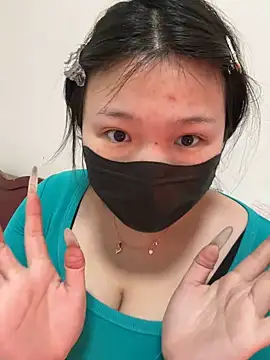 Snapshot of Happyou2 chatting on February 25, 2025, 12:34 pm Happyou2 online show from February 25, 2025, 12:34 pm