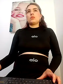 Snapshot of VictoriaMolina chatting on September 20, 2025, 12:55 am VictoriaMolina online show from September 20, 2025, 12:55 am