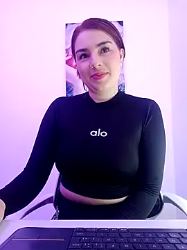 Snapshot of VictoriaMolina chatting on November 17, 2025, 1:06 pm VictoriaMolina online show from November 17, 2025, 1:06 pm