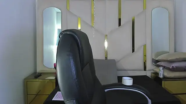 IsabellRodriguez18 online show from February 1, 2026, 3:38 am