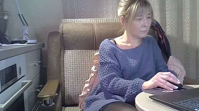 EllaJohnsonX online show from January 18, 2026, 4:33 pm