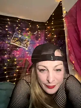 kayNkris online show from October 14, 2025, 8:26 am