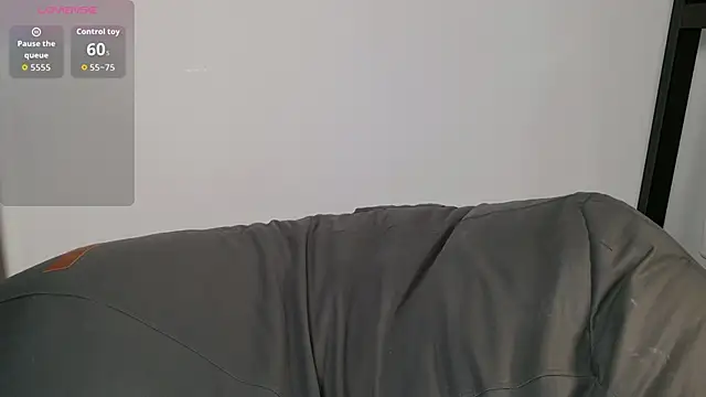 Yu UwU  online show from February 7, 2026, 1:59 pm