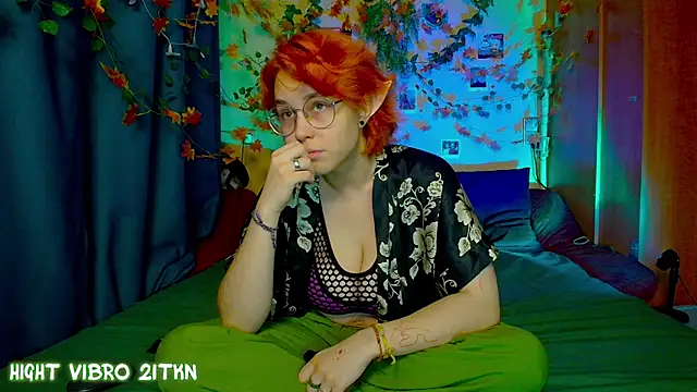 Snapshot of TrickyKitsune chatting on November 17, 2025, 1:50 pm TrickyKitsune online show from November 17, 2025, 1:50 pm