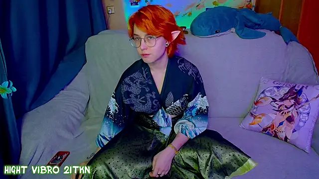 Snapshot of TrickyKitsune chatting on December 1, 2025, 2:55 pm TrickyKitsune online show from December 1, 2025, 2:55 pm