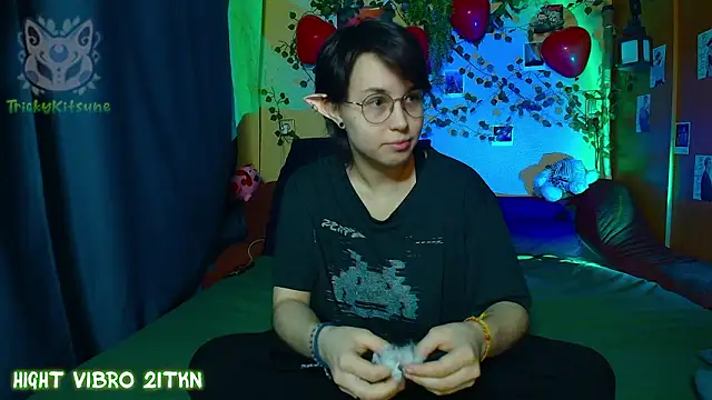 Snapshot of TrickyKitsune chatting on March 23, 2026, 3:38 pm TrickyKitsune online show from March 23, 2026, 3:38 pm