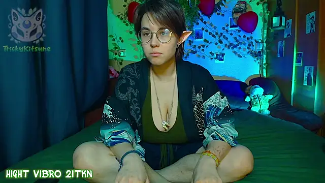 Snapshot of TrickyKitsune chatting on April 5, 2026, 3:09 pm TrickyKitsune online show from April 5, 2026, 3:09 pm