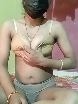 Snapshot of Coupleshow47 chatting on January 26, 2025, 8:13 pm Coupleshow47 online show from January 26, 2025, 8:13 pm