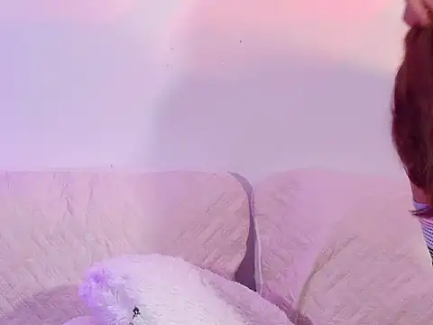 EmiF26 online show from April 15, 2026, 12:50 am