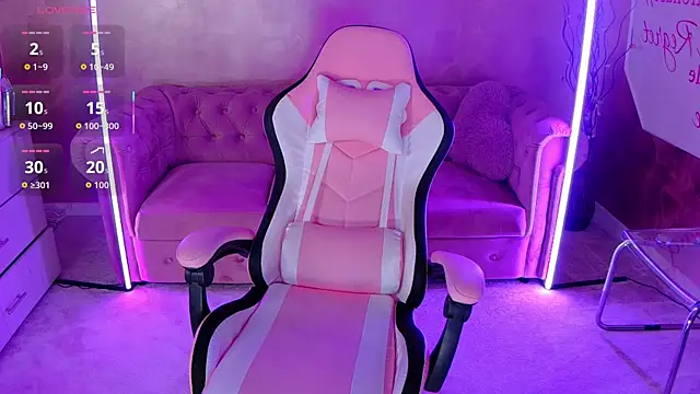 evanew  online show from October 9, 2025, 5:11 pm