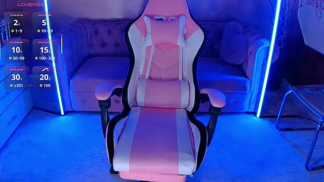 evanew  online show from October 24, 2025, 4:58 pm