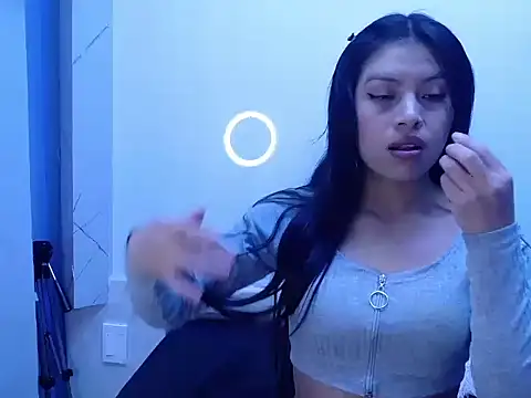 Chloe Martini online show from November 2, 2025, 3:20 am