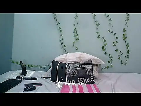 Snapshot of TAMARADEEXXL1989 chatting on December 30, 2024, 1:47 pm TAMARADEEXXL1989 online show from December 30, 2024, 1:47 pm