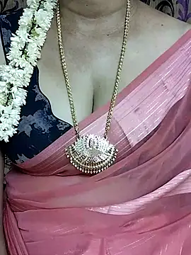Snapshot of kavi-99 chatting on June 12, 2026, 5:23 pm kavi-99 online show from June 12, 2026, 5:23 pm