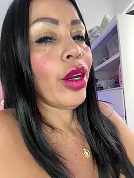 Snapshot of KarolRubi1 chatting on January 20, 2025, 5:27 pm KarolRubi1 online show from January 20, 2025, 5:27 pm
