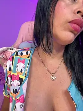 Snapshot of KarolRubi1 chatting on September 28, 2025, 3:23 am KarolRubi1 online show from September 28, 2025, 3:23 am