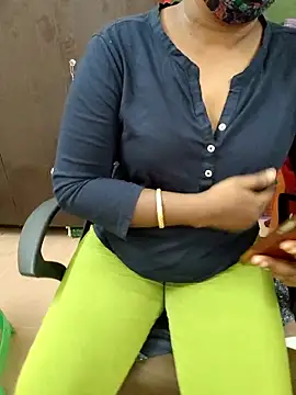 Snapshot of Tamil_roja69 chatting on May 3, 2026, 5:02 am Tamil roja69 online show from May 3, 2026, 5:02 am