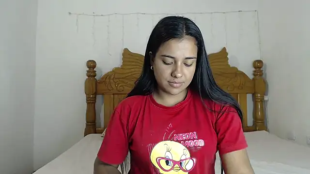 Coral0403 online show from February 3, 2025, 6:49 pm