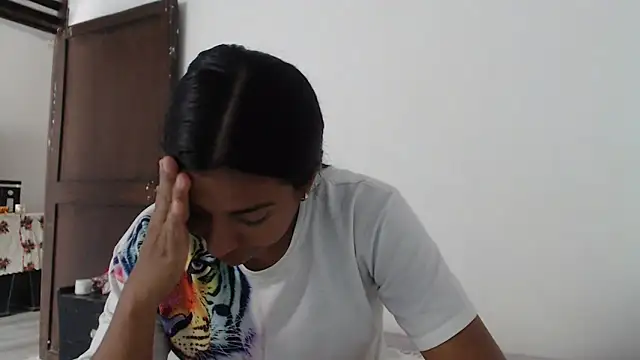 Coral0403 online show from March 9, 2025, 6:54 pm