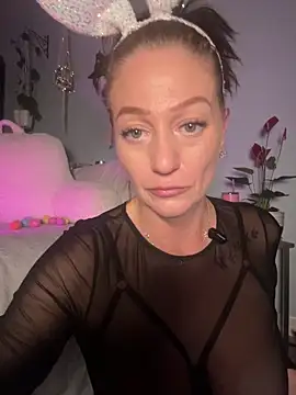 AlessasRoom online show from April 3, 2026, 7:06 am