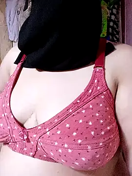 Snapshot of Botina-68 chatting on January 10, 2025, 12:58 pm Botina-68 online show from January 10, 2025, 12:58 pm