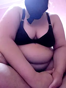 Snapshot of Botina-68 chatting on February 9, 2025, 12:19 pm Botina-68 online show from February 9, 2025, 12:19 pm