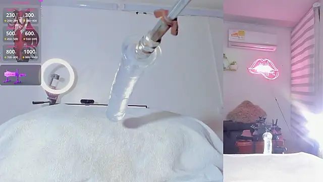 Maria Jones  online show from March 6, 2026, 3:25 am