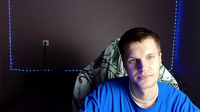 Leonnextdoor online show from January 3, 2025, 2:40 pm