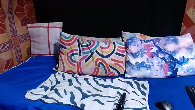 Snapshot of Thickbootykim chatting on February 17, 2026, 7:42 pm Thickbootykim online show from February 17, 2026, 7:42 pm