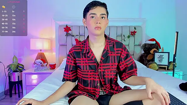 Snapshot of Maxi_little chatting on December 17, 2025, 8:59 pm Maxi little online show from December 17, 2025, 8:59 pm